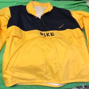 VINTAGE NIKE WINDBREAKER